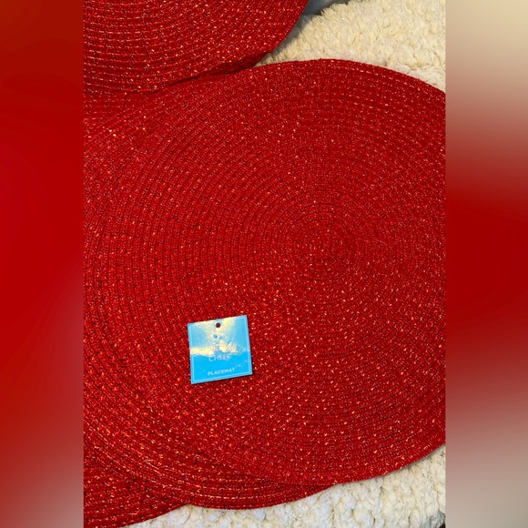 🔴4-Pc. SHINEY RED DECORATIVE HOLIDAY PLACEMATS - Picture 2 of 4